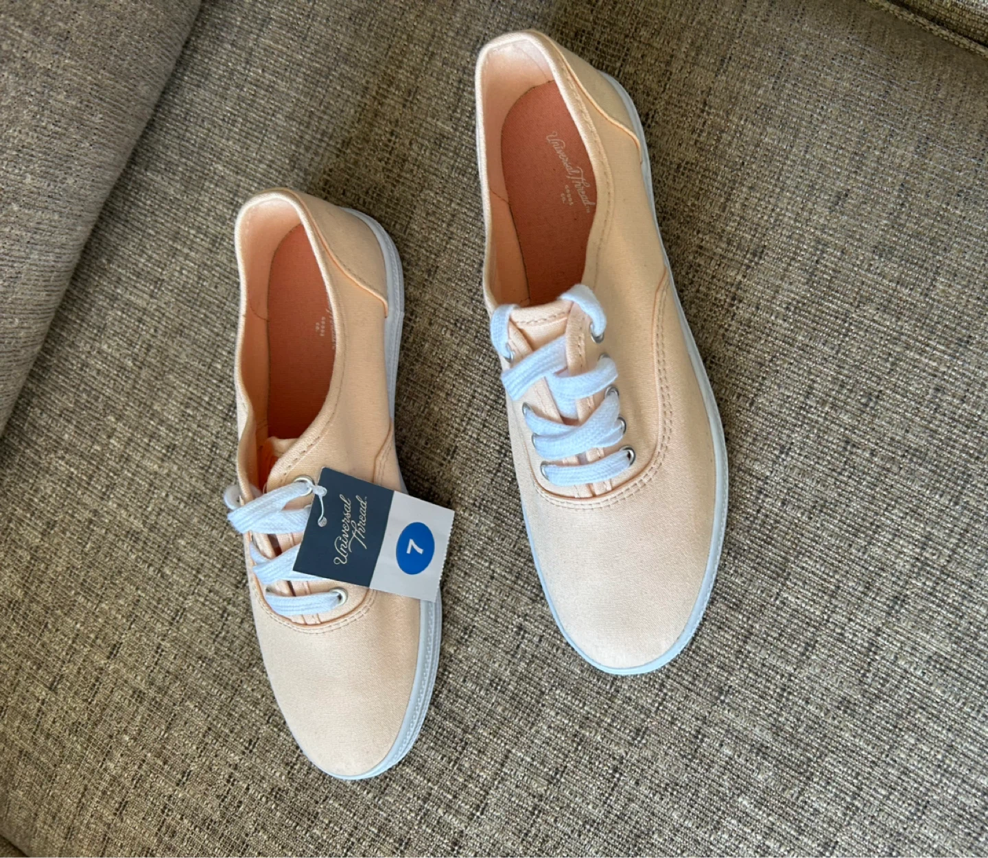 Universal Thread Peach Canvas Lace-Up Sneakers Size 7