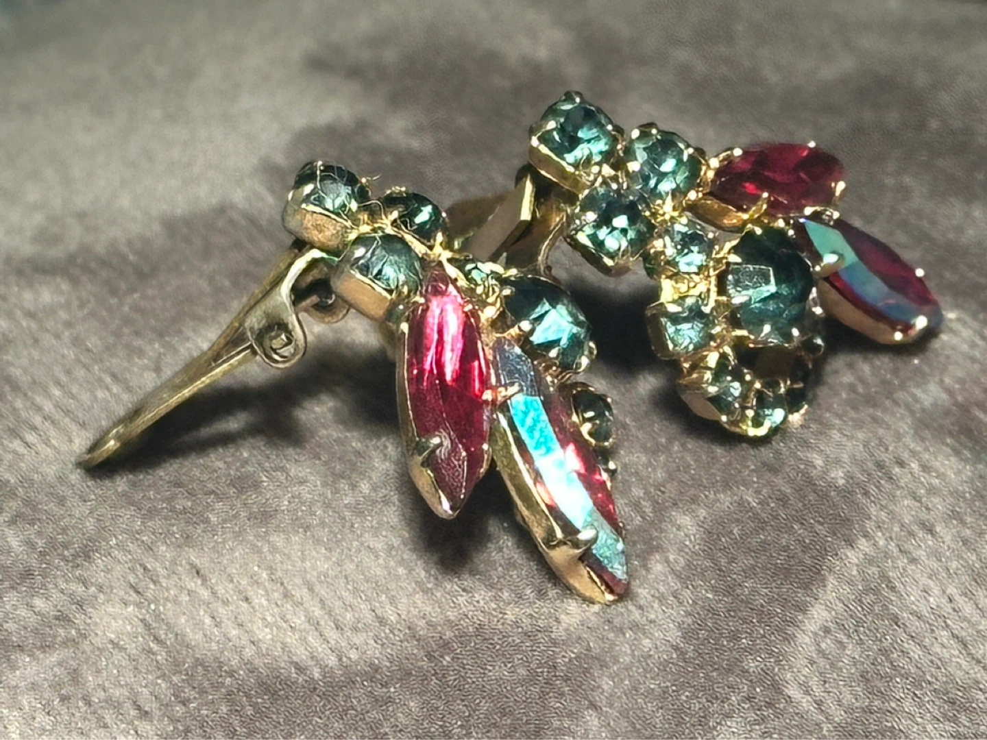 Vintage Blue and Violet Aurora borealis  Clip on Earrings - photo 3