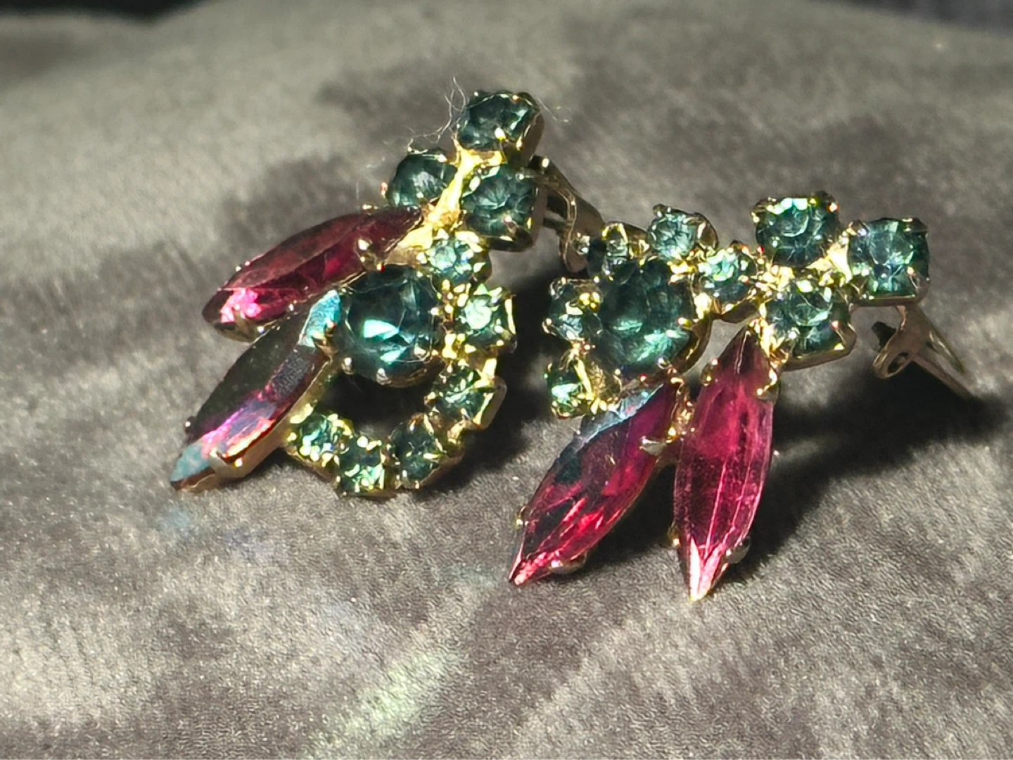 Vintage Blue and Violet Aurora borealis  Clip on Earrings - photo 2