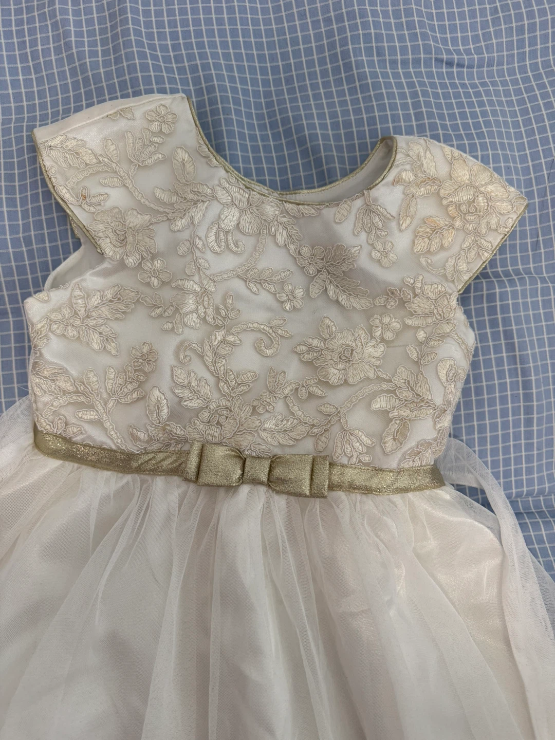 White Lace Flower Girl Dress with Gold Bow - photo 2