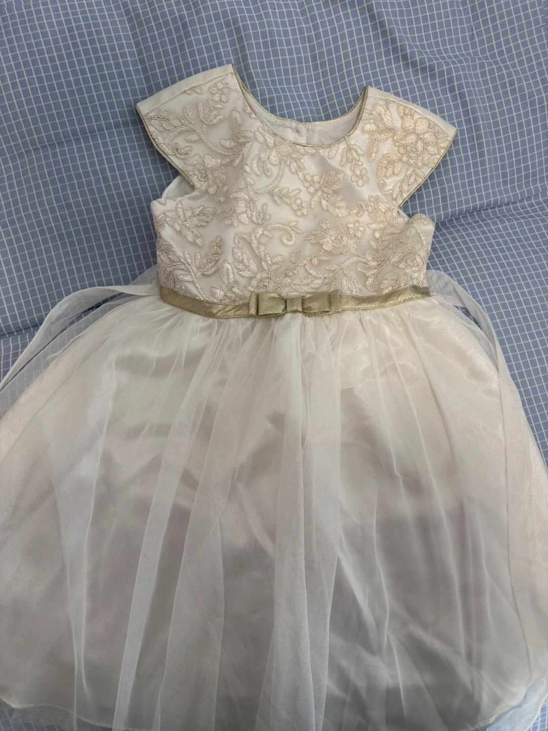 White Lace Flower Girl Dress with Gold Bow - photo 3