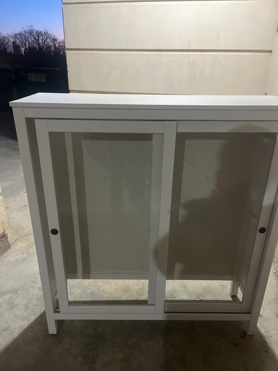 🌱 White Display Cabinet with Sliding Glass Doors - photo 2