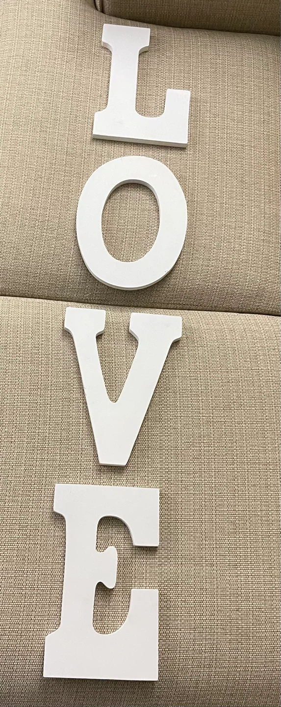 🌱 New Set of Four White Wooden "LOVE" Letters Wall Decor - photo 3