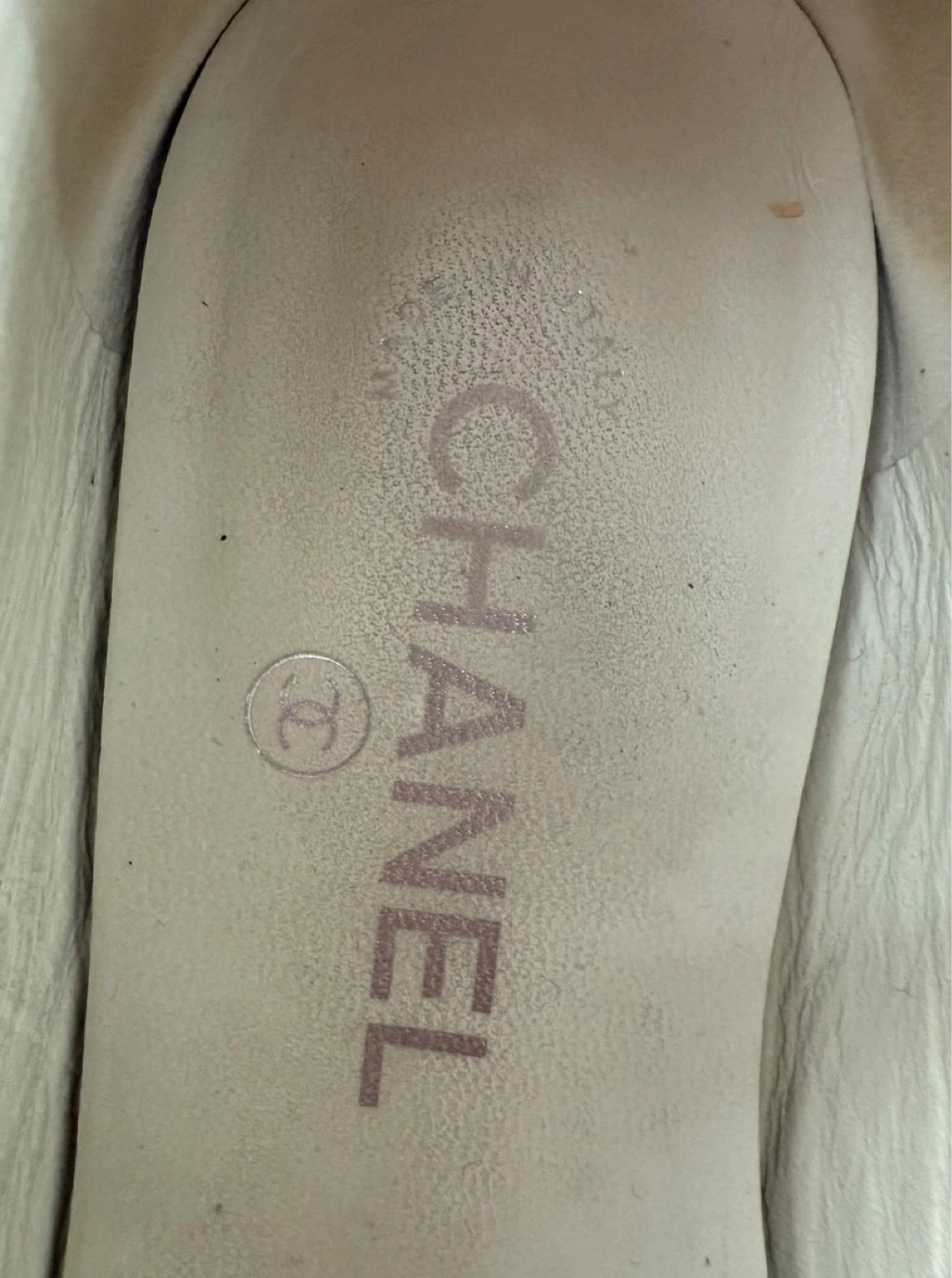 Authentic Chanel Ballet Flats White Yellow Cap Toe Bow Size 36.5 - photo 4
