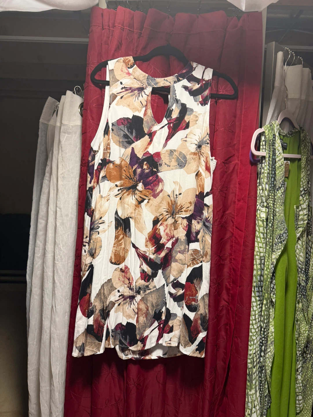 JODIFL Floral Sleeveless V-Neck Top Size S - photo 2