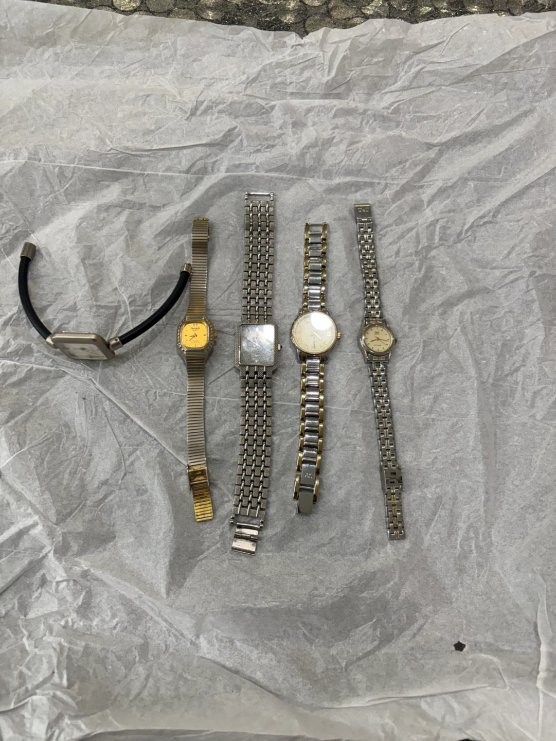 Set of 5 women's watches