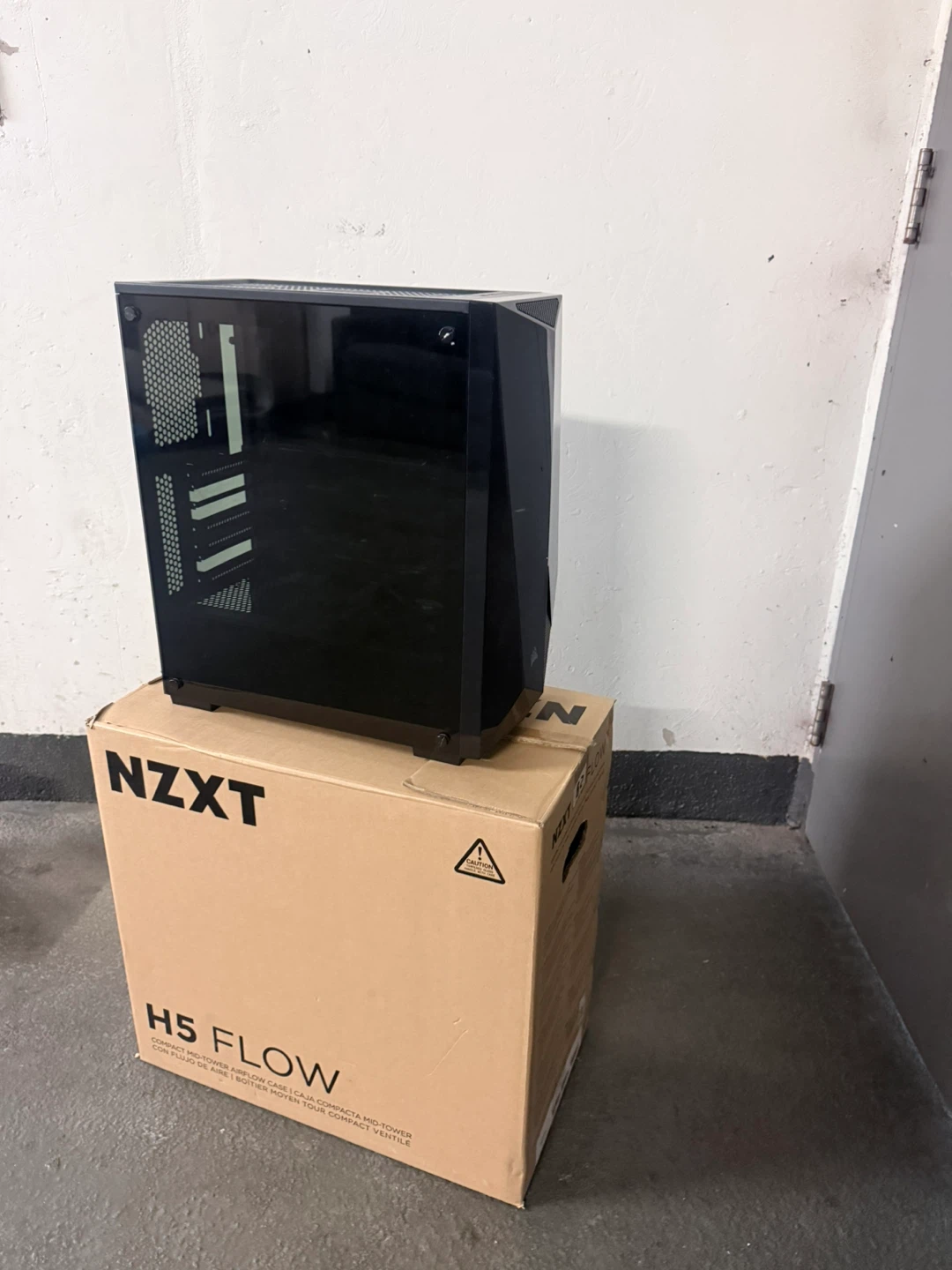 NZXT H5 Flow Black Computer Case - photo 4
