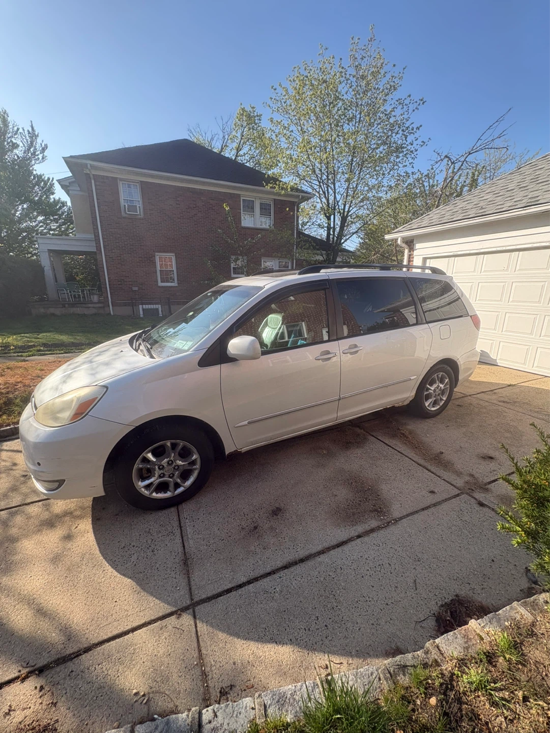 White Toyota Sienna Minivan - photo 3