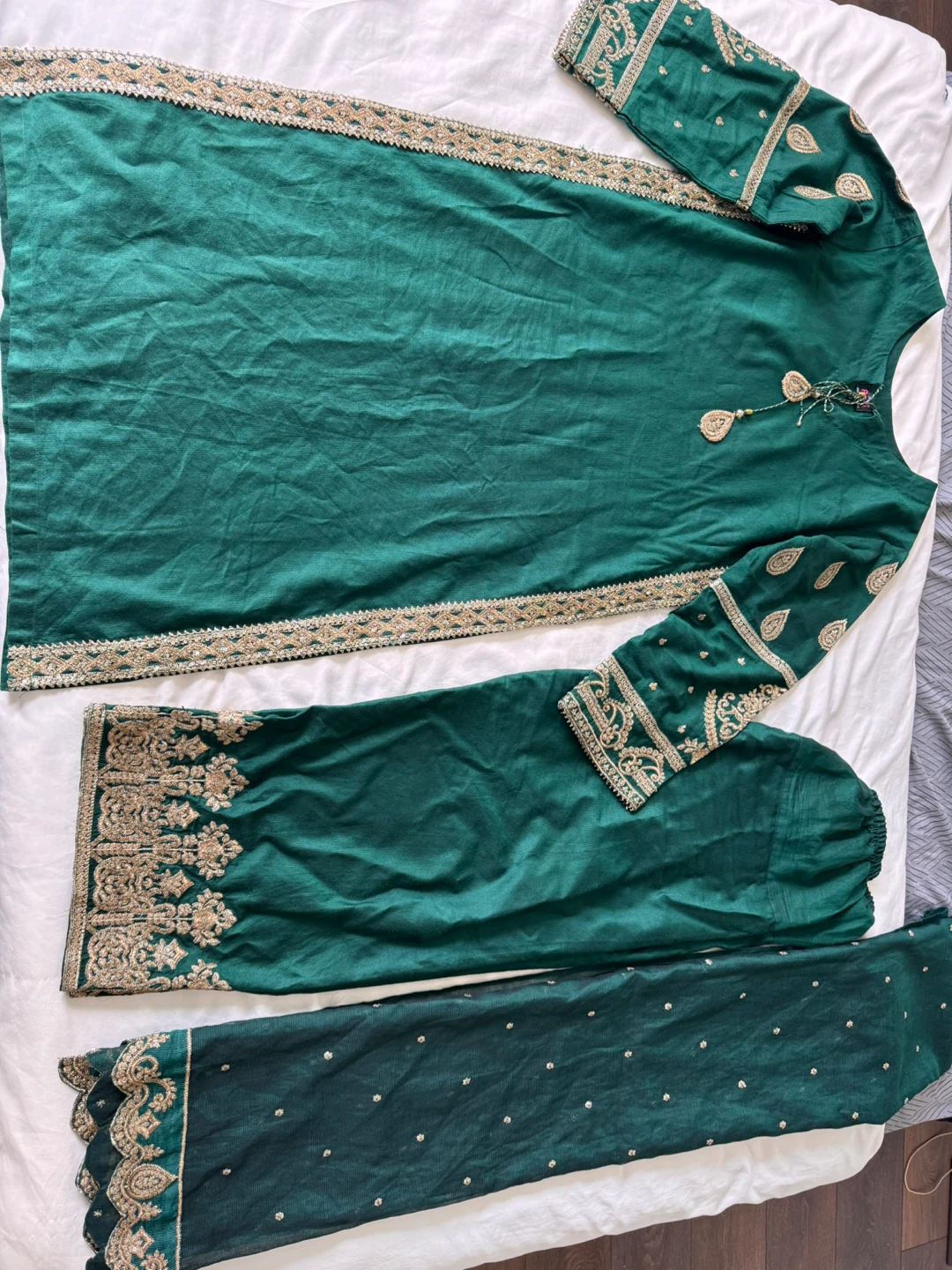 Green Embroidered 3-Piece Shalwar Kameez Suit - photo 2