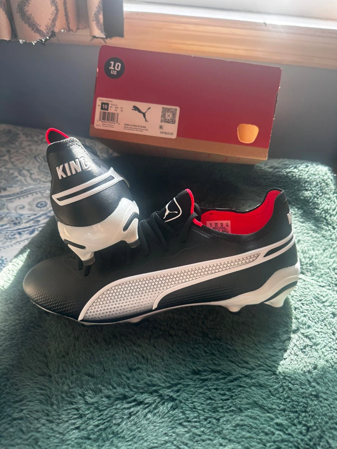 Puma King Ultimate FG Soccer Cleats Black White Red Size 10 US