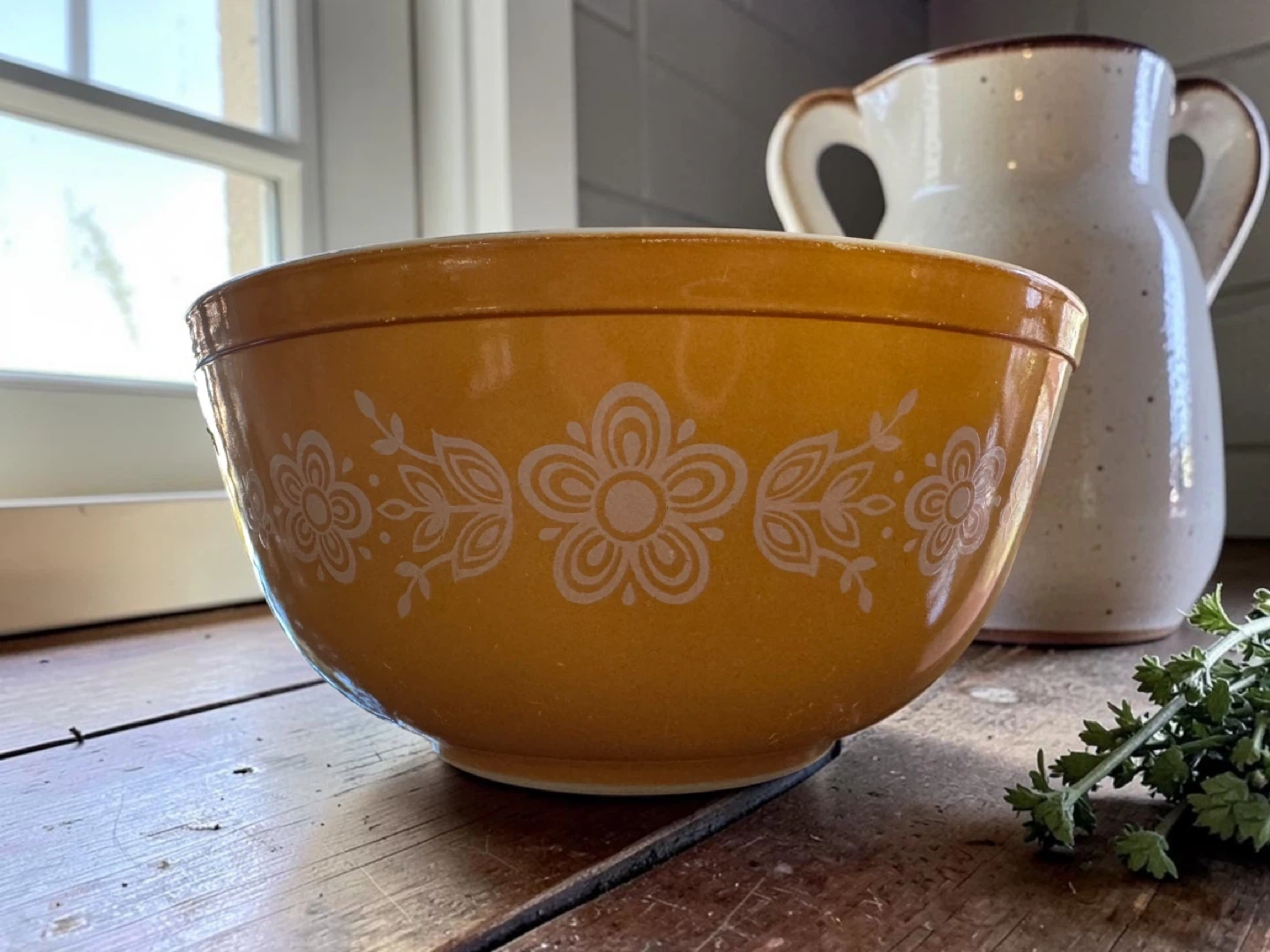 Vintage Pyrex Mixing Bowls Butterfly Gold 1970s Set of 2 - photo 5