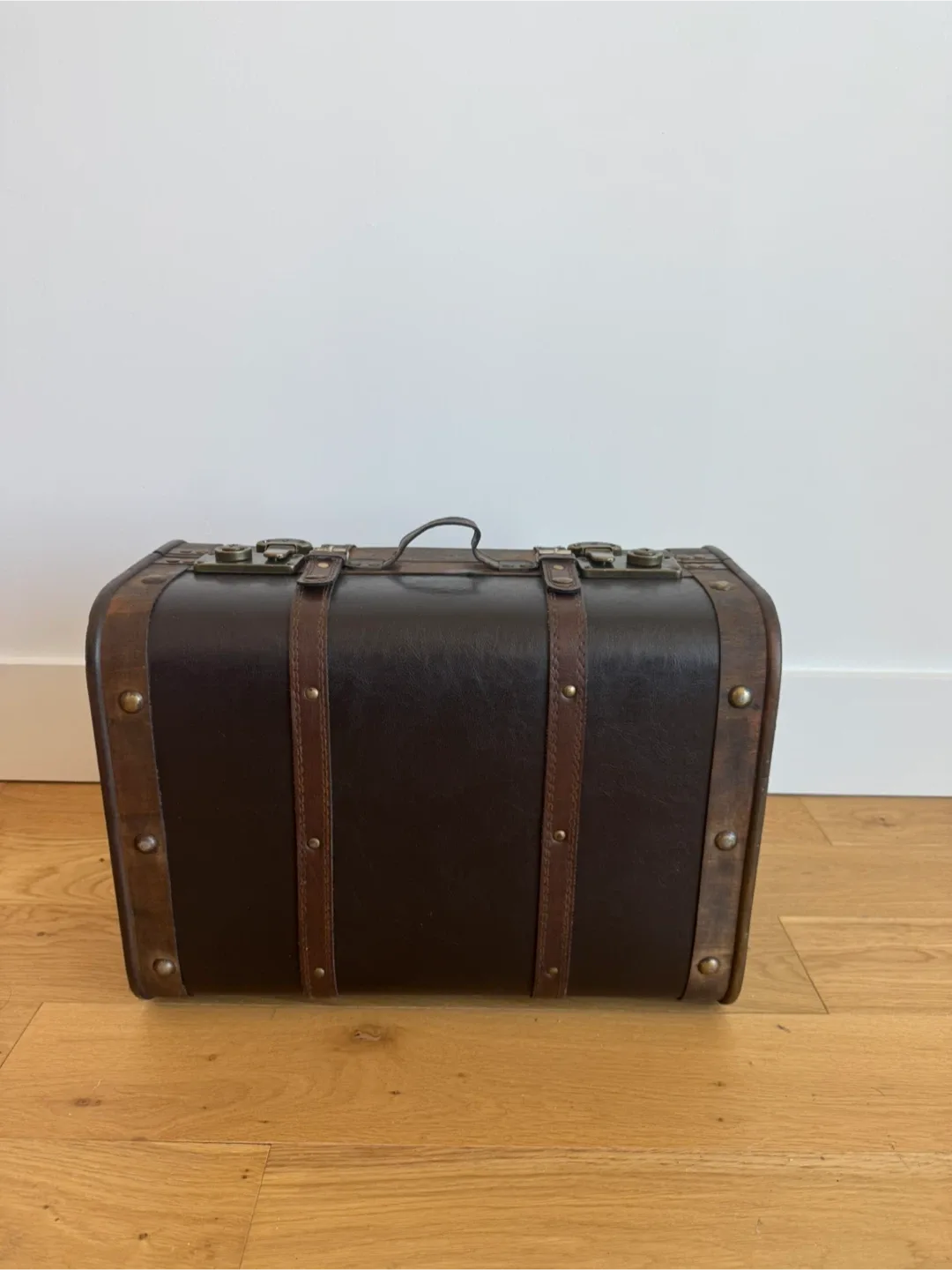 Vintage Style Decorative Suitcase - photo 4