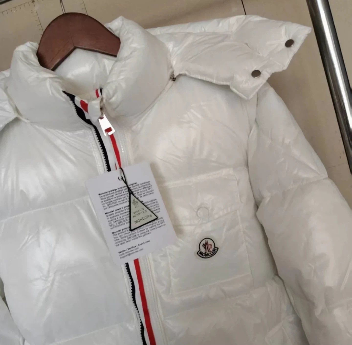 *Brand New* Moncler Montbeliard White - photo 2