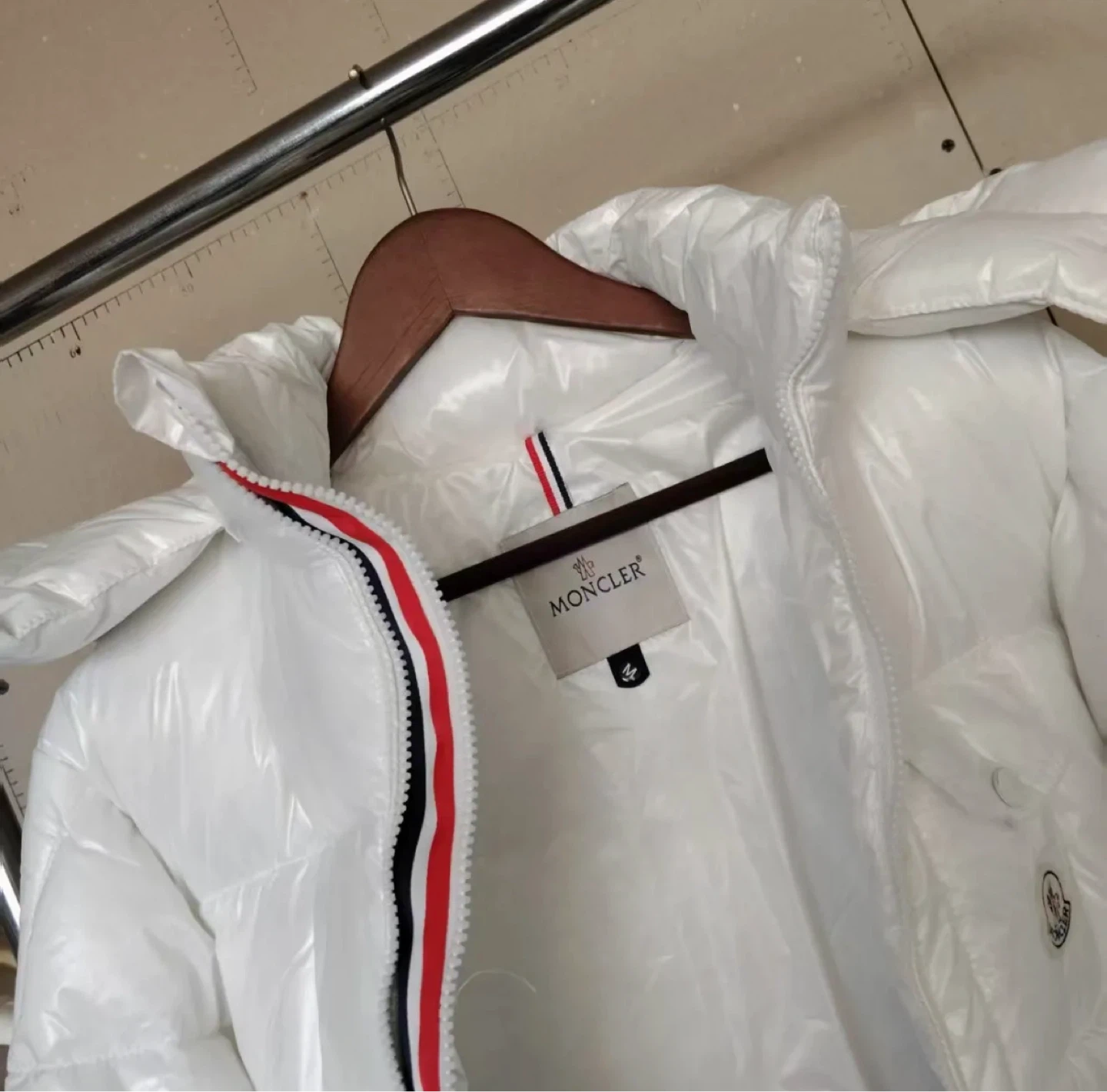 *Brand New* Moncler Montbeliard White - photo 3