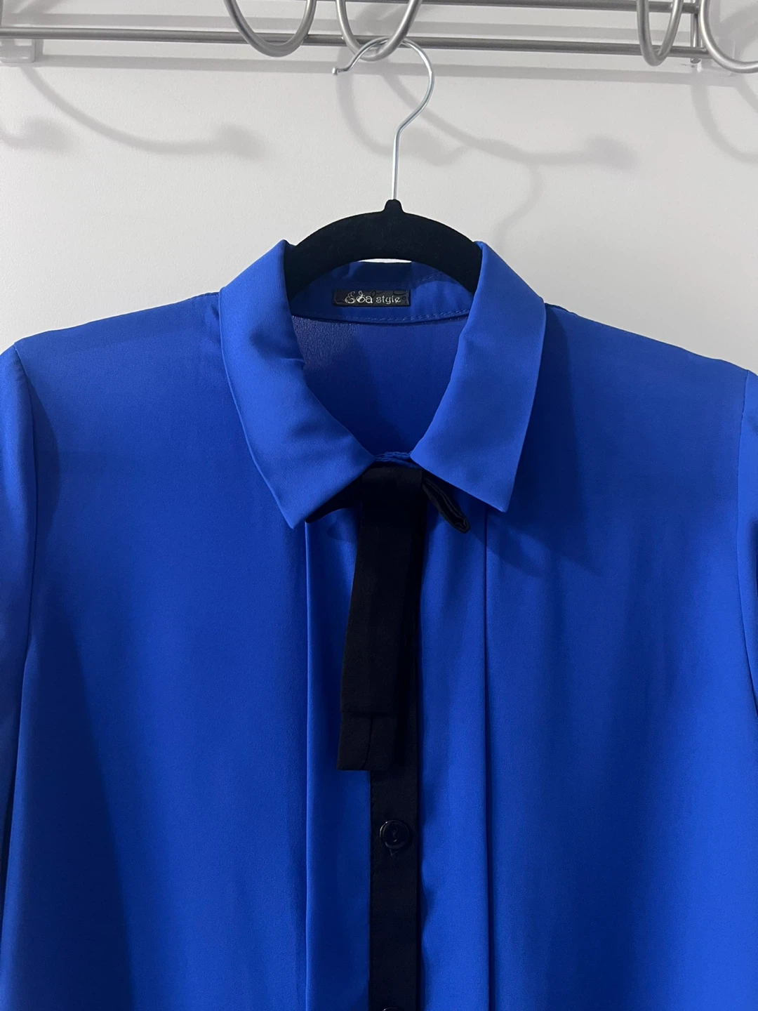Stylish Women's Blouse with Black Bow Detail - photo 2