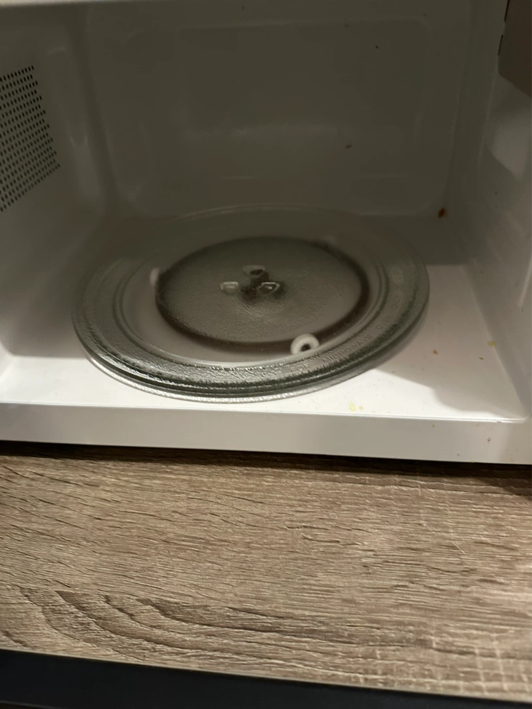RCA White Microwave - photo 3