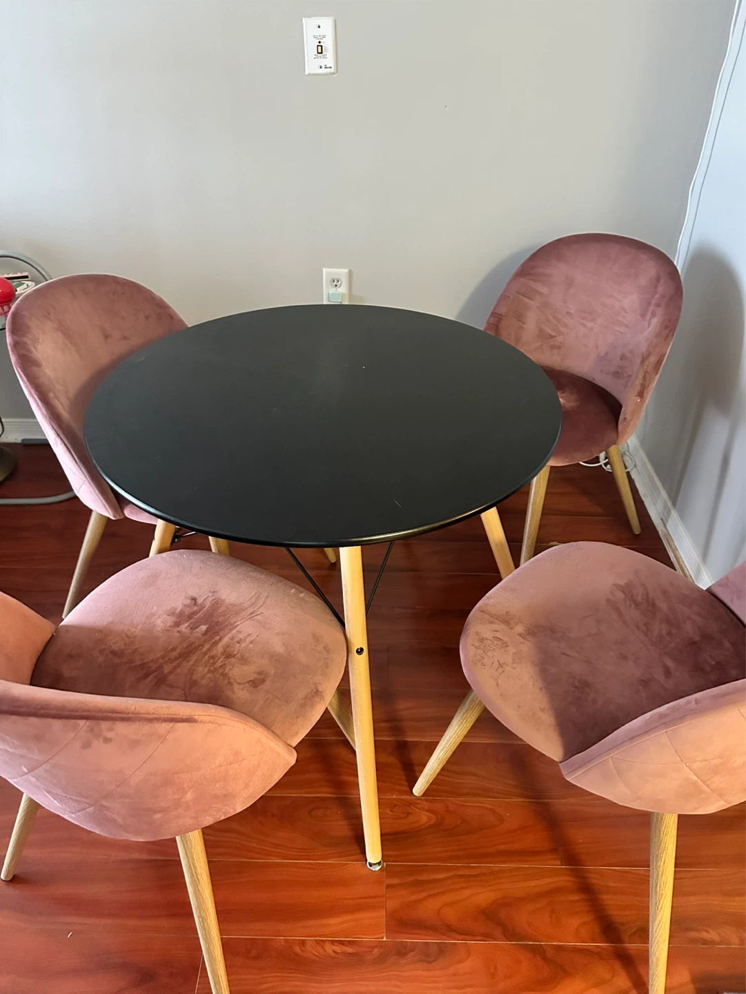 Round Black Dining Table