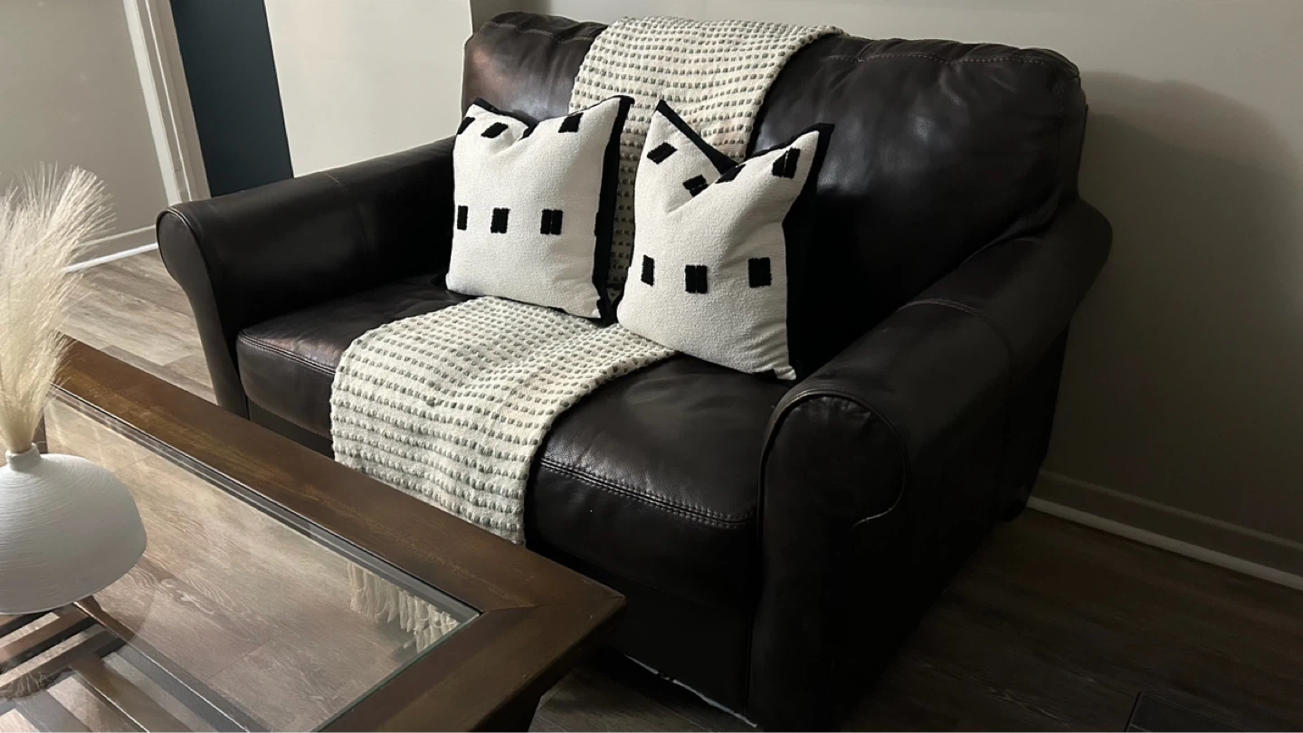 Ashley Brown Leather Loveseat - photo 3