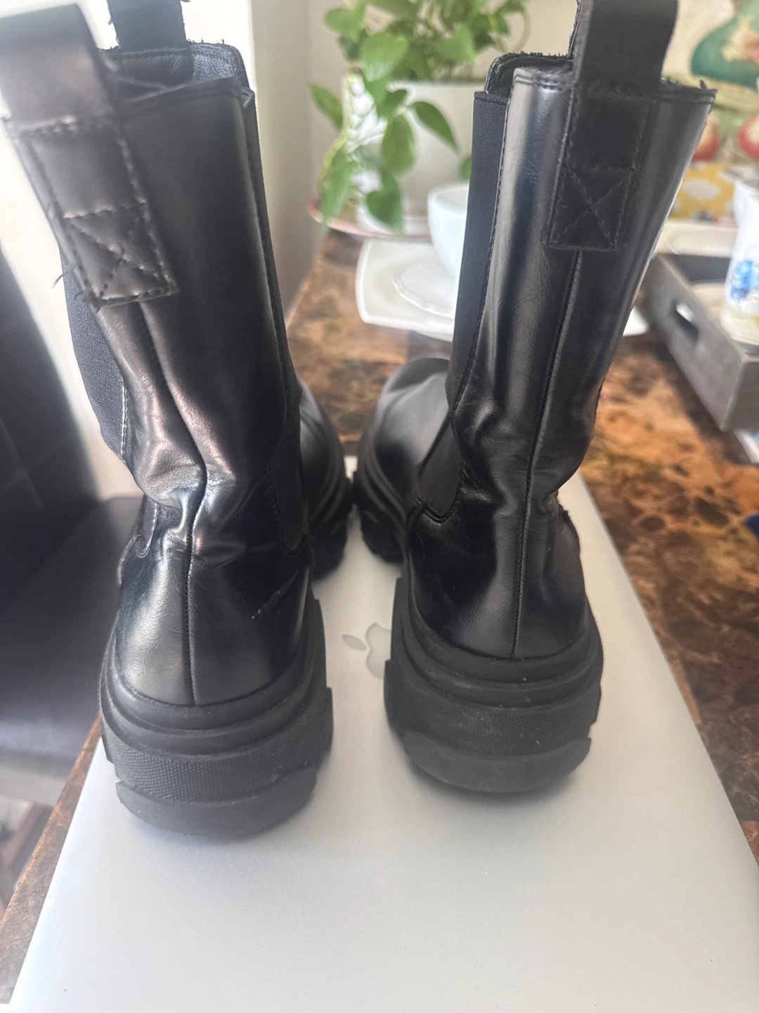 Dream Pairs Black Chelsea Boots Size 7.5 - photo 3