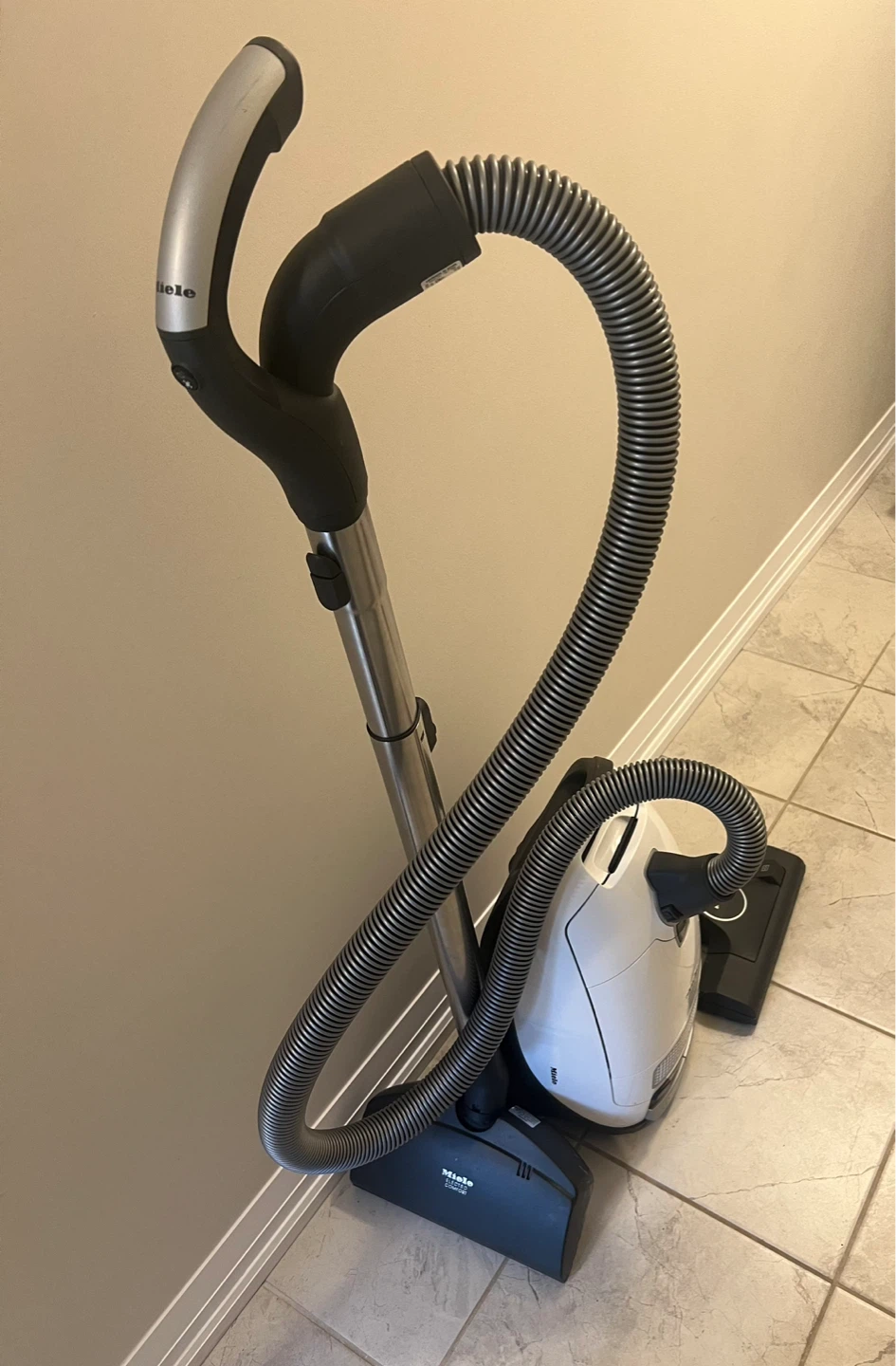 Miele Complete C3 Excellence Canister Vacuum