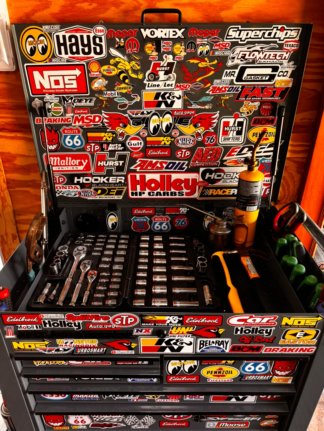 Complete tool set with cart