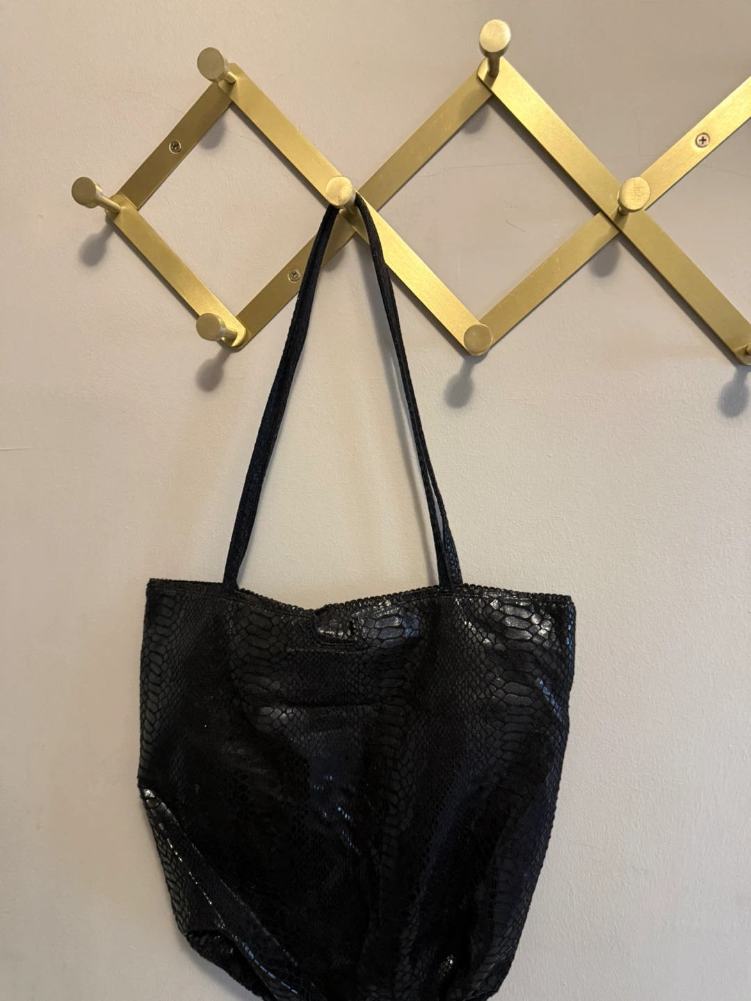 Carlos Falchi Black Snakeskin Tote Bag - photo 2