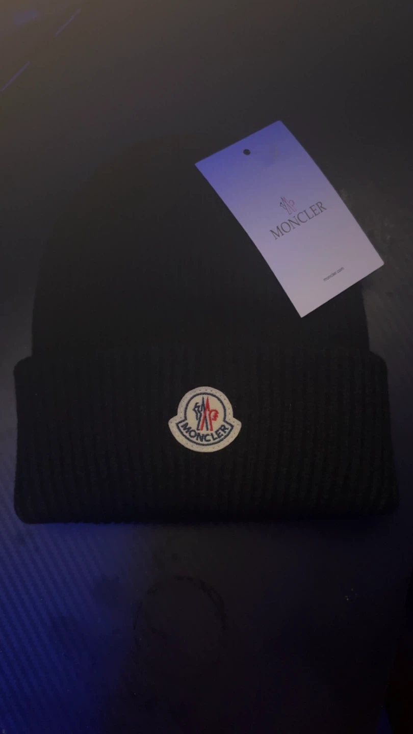 * Brand new* Moncler beanie - photo 2