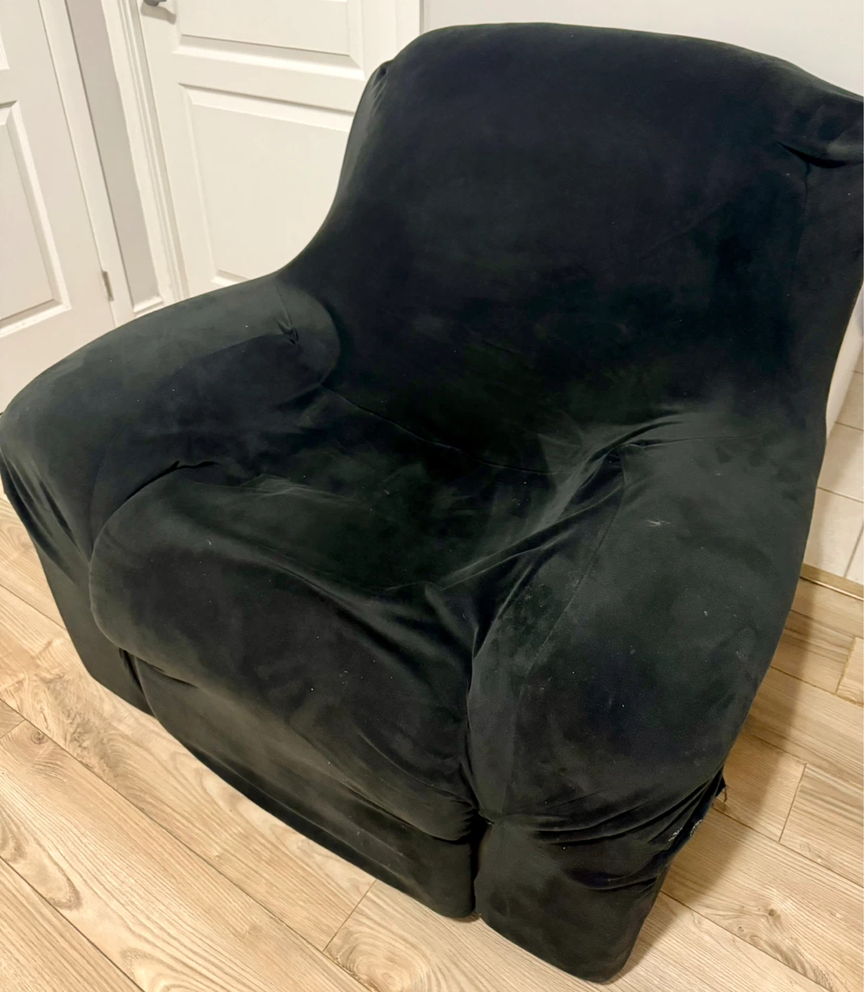 Black recliner for sale - photo 3