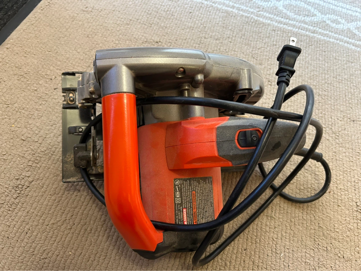 Black & Decker Circular Saw with Laser Guide - photo 3