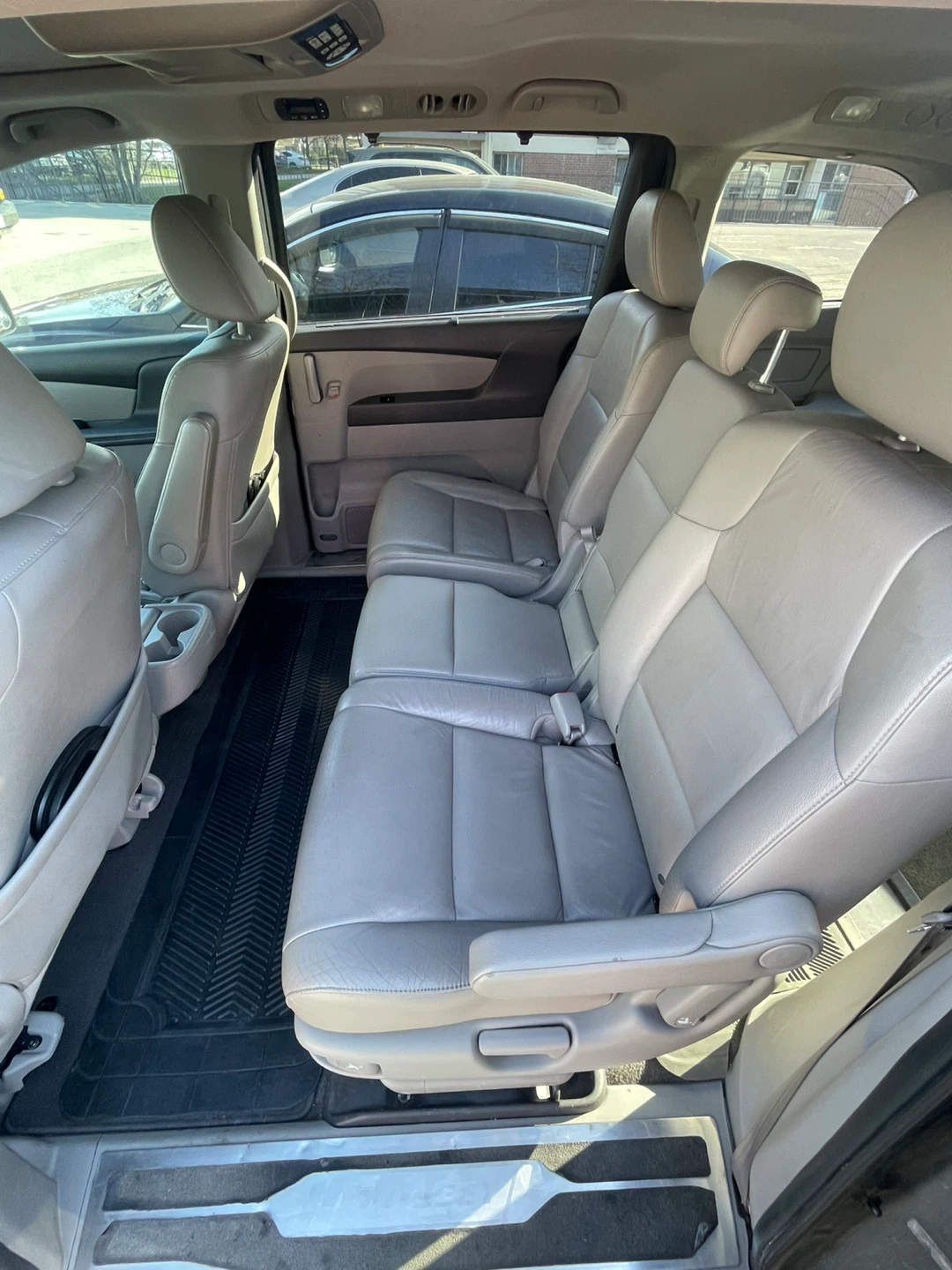 Honda Odyssey Leather Seats - photo 3