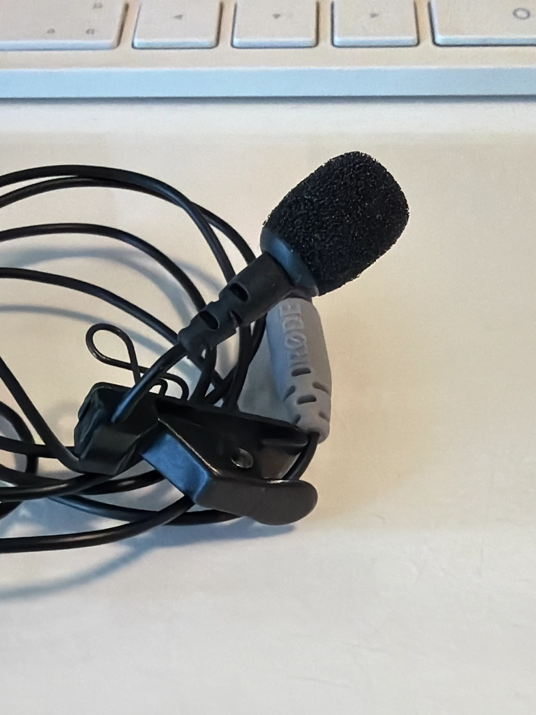 Rode smartLav+ Lavalier Microphone for Smartphones and Tablets