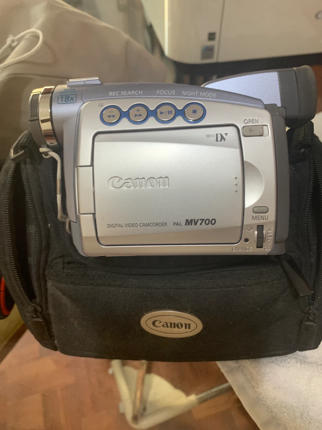 Canon MV700 Digital Video Camcorder with Bag