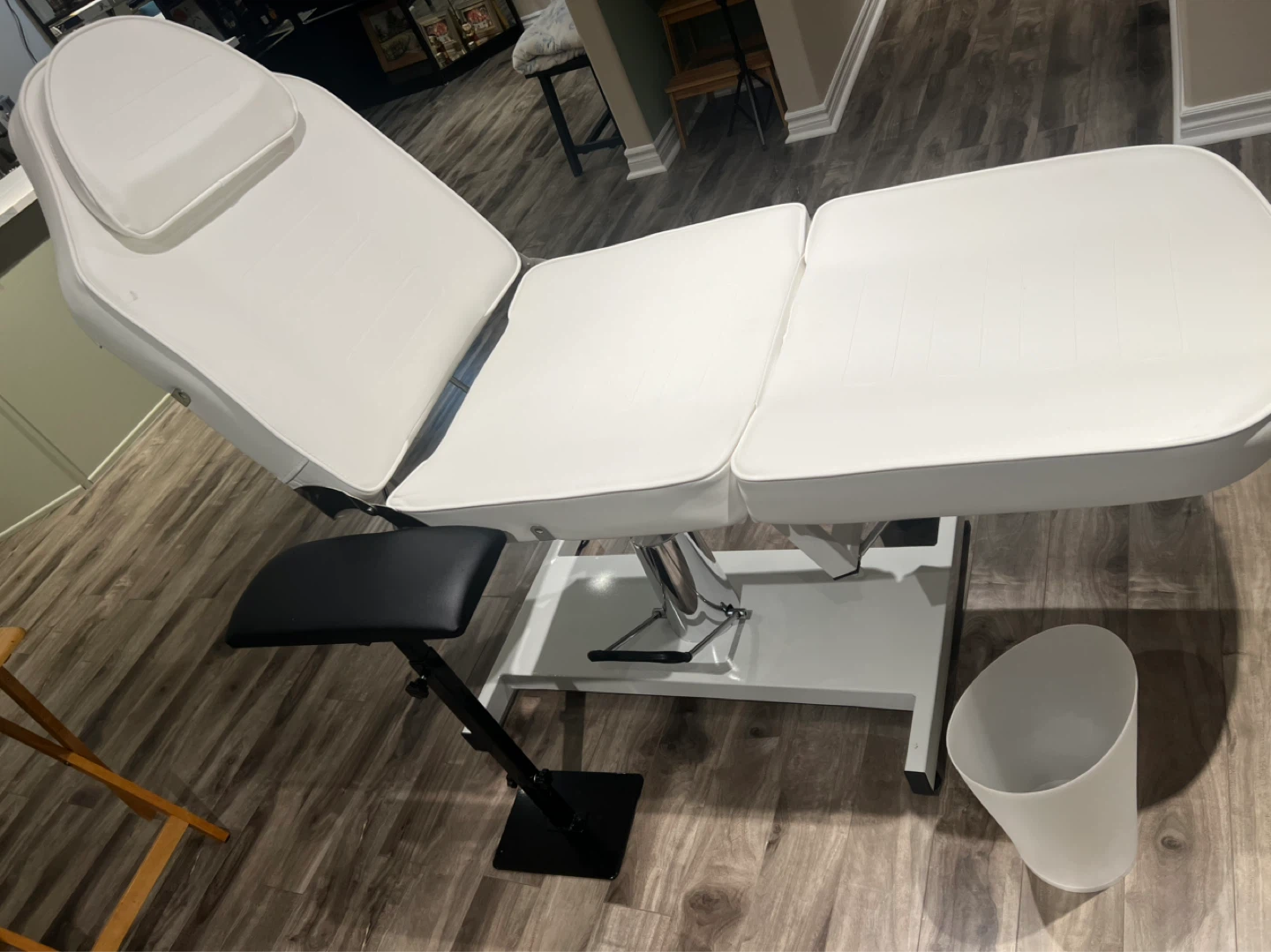 Adjustable White Massage Table Bed