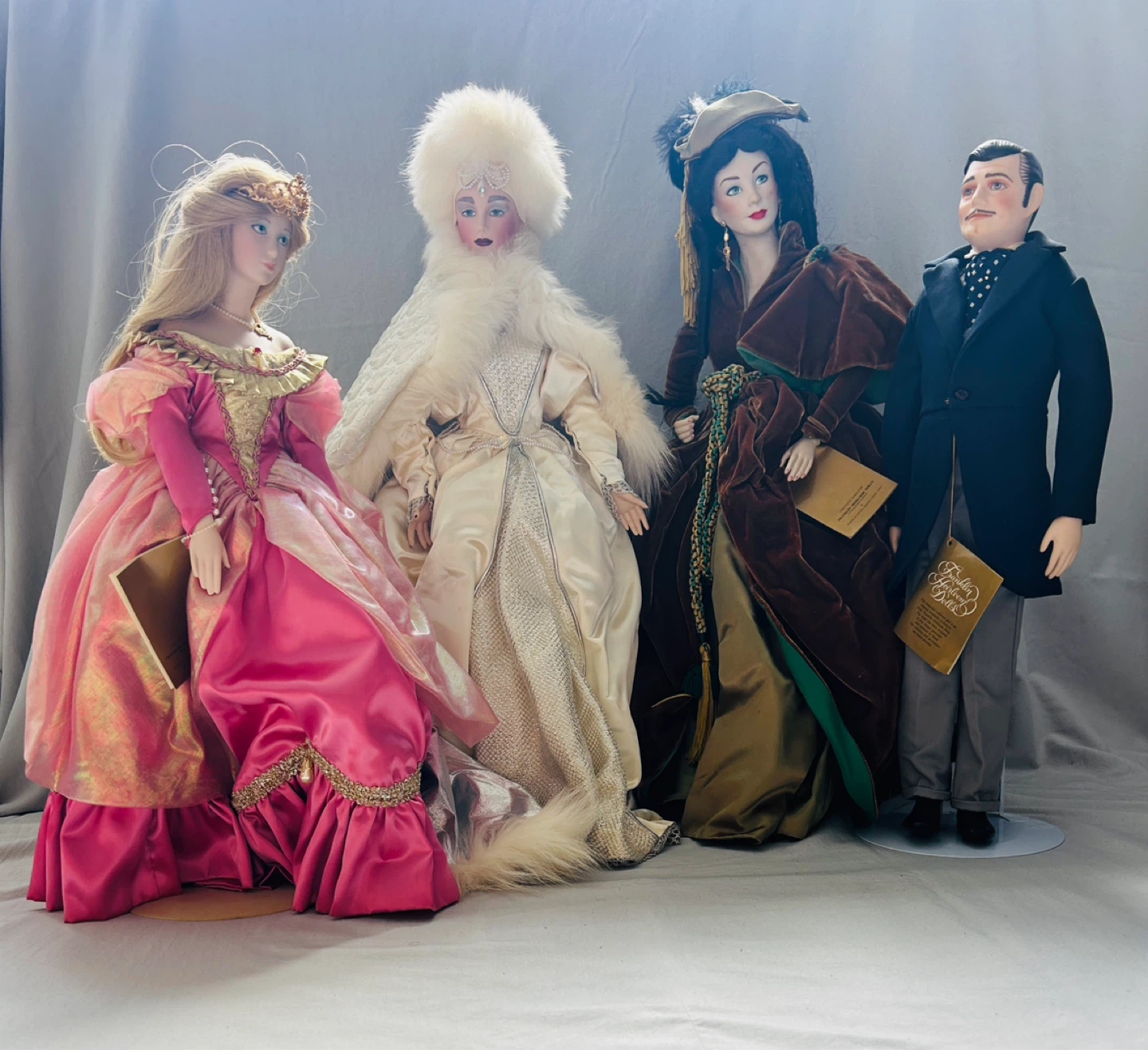 Collection of 21 Porcelain Dolls - photo 2
