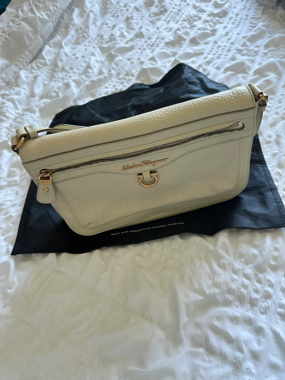 Salvatore Ferragamo White Leather Shoulder Bag - photo 3