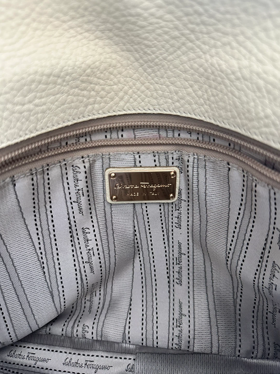 Salvatore Ferragamo White Leather Shoulder Bag - photo 5