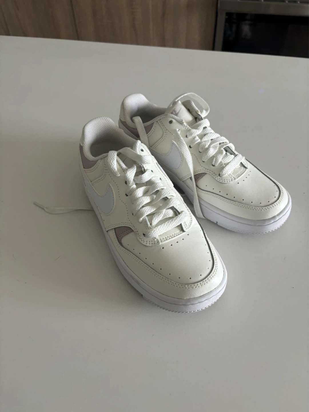 Nike Size 5 Women's Court Vision Low White Sneakers