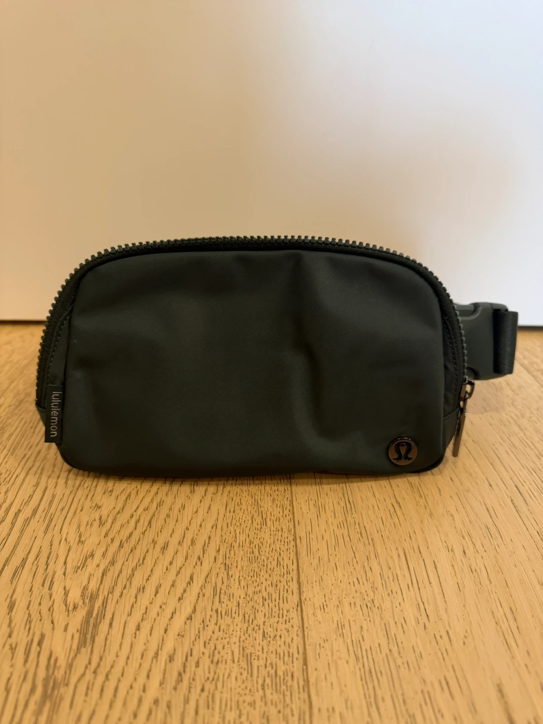 Lululemon Everywhere Belt Bag - Dark Green