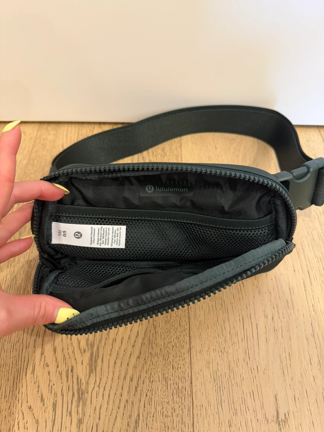 Lululemon Everywhere Belt Bag - Dark Green - photo 2