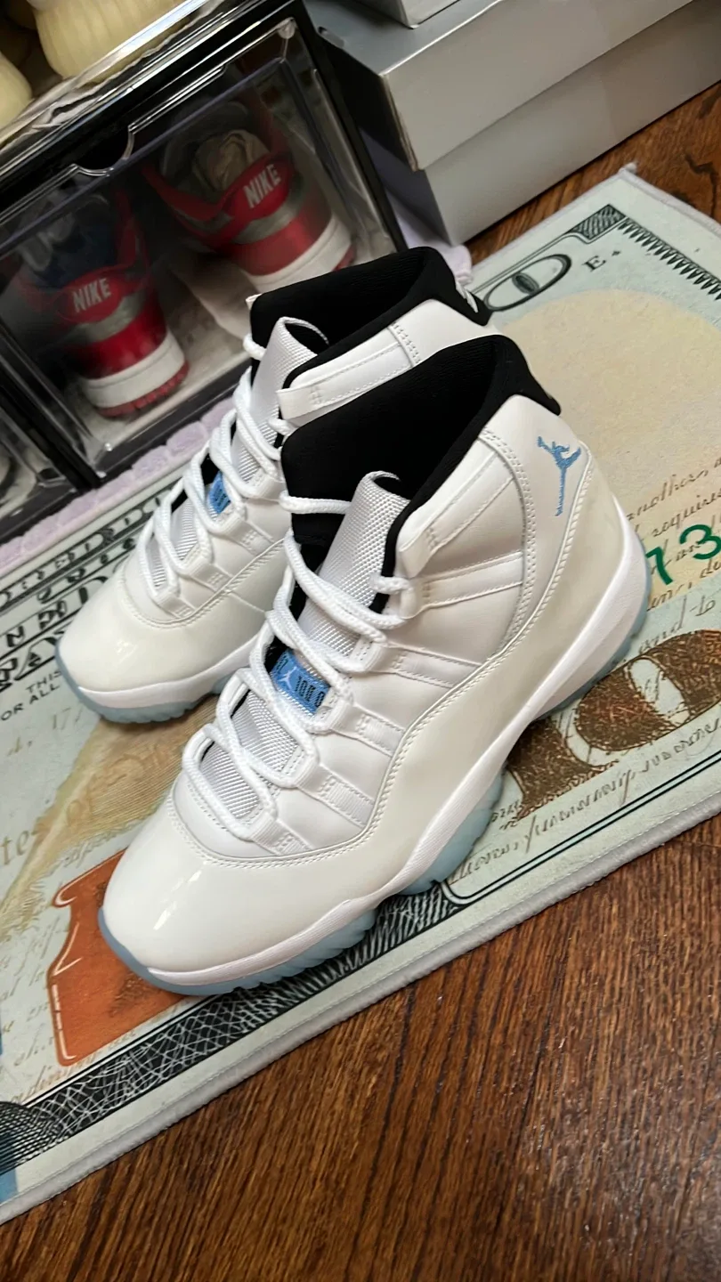 Air Jordan 11 Retro "Legend Blue" Men's Size 11 - photo 2