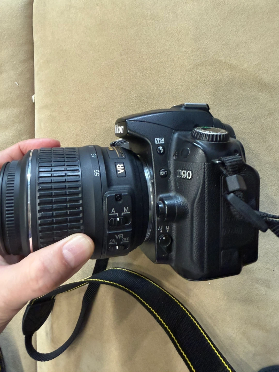 Nikon D90 DSLR Camera with 18-55mm VR Lens - photo 2