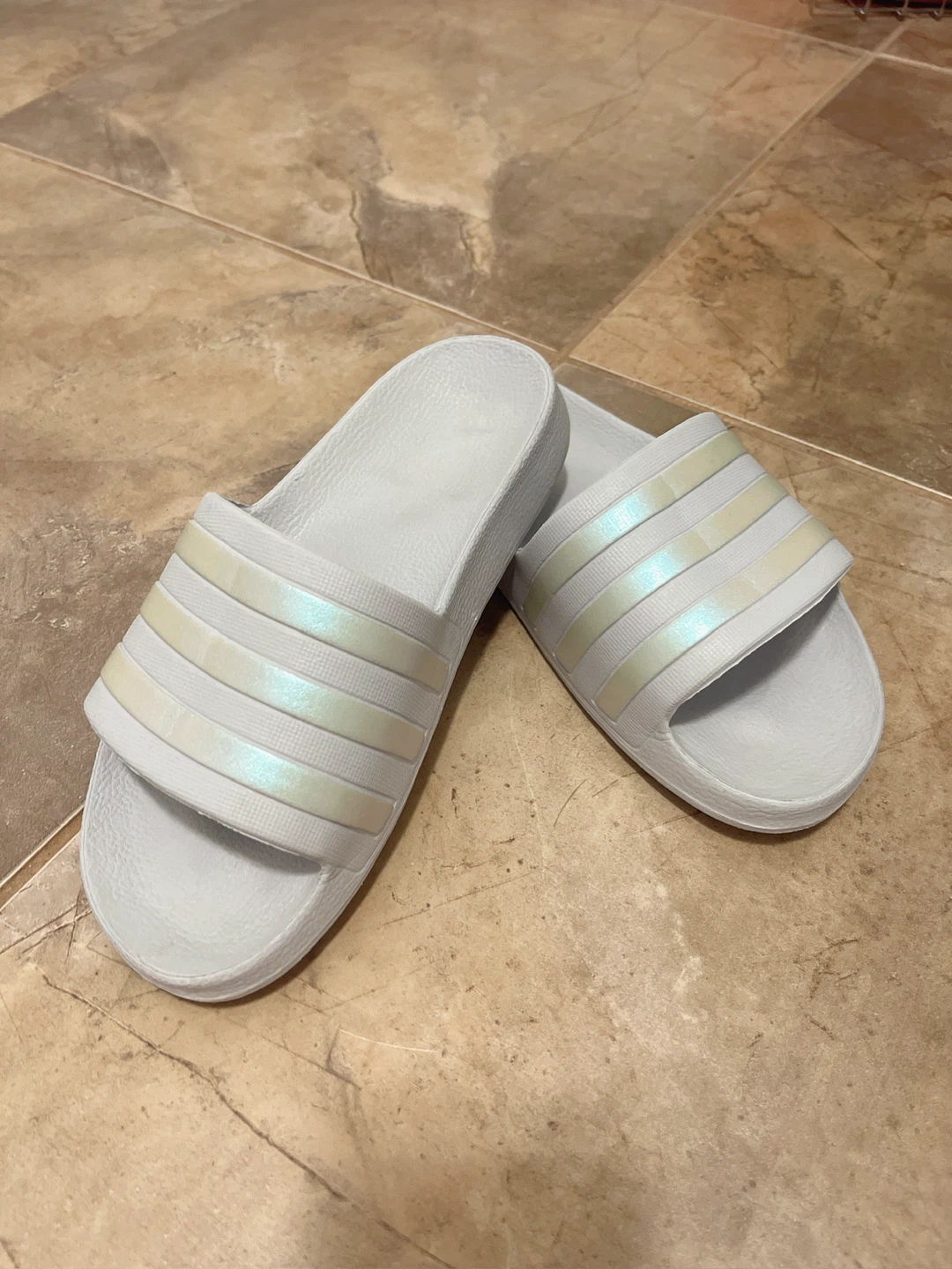 Adidas Slides women size 6 - photo 2