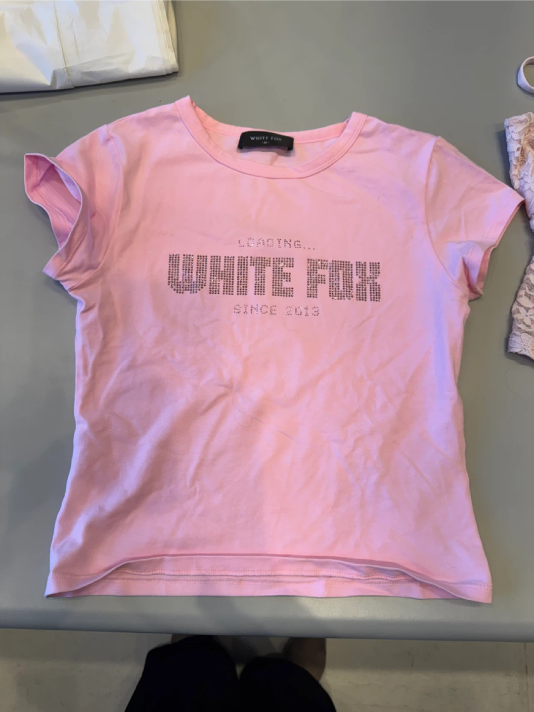 White Fox Pink Graphic T-Shirt Size Medium