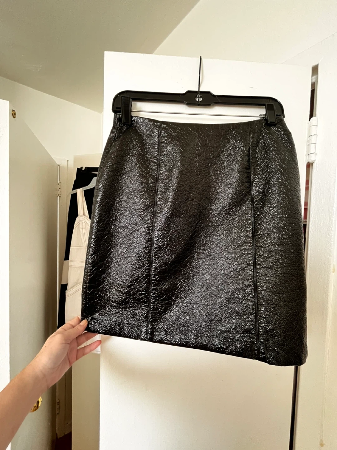Black Man made Leather A-Line mini Skirt size 6 - photo 5