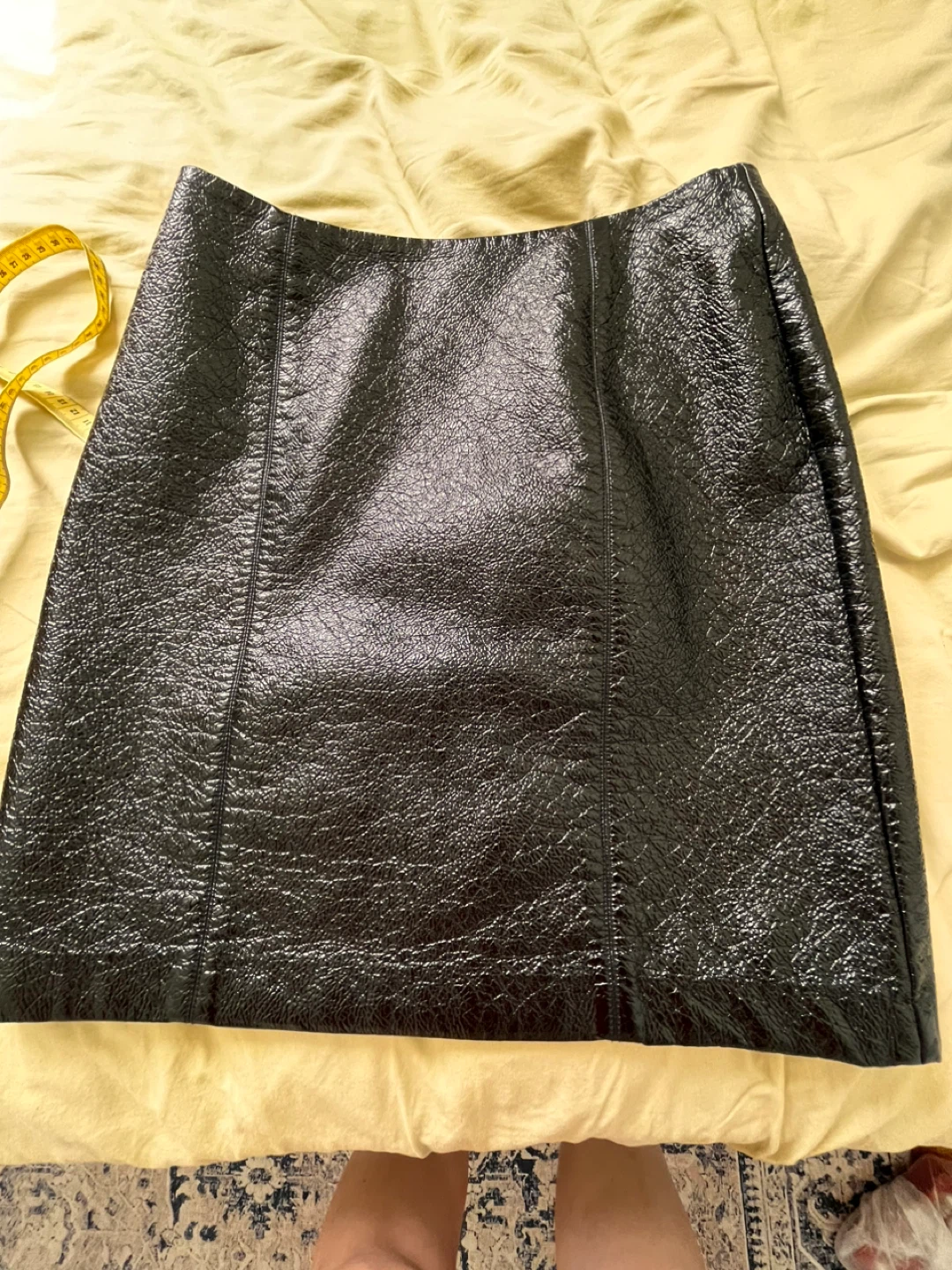 Black Man made Leather A-Line mini Skirt size 6 - photo 3