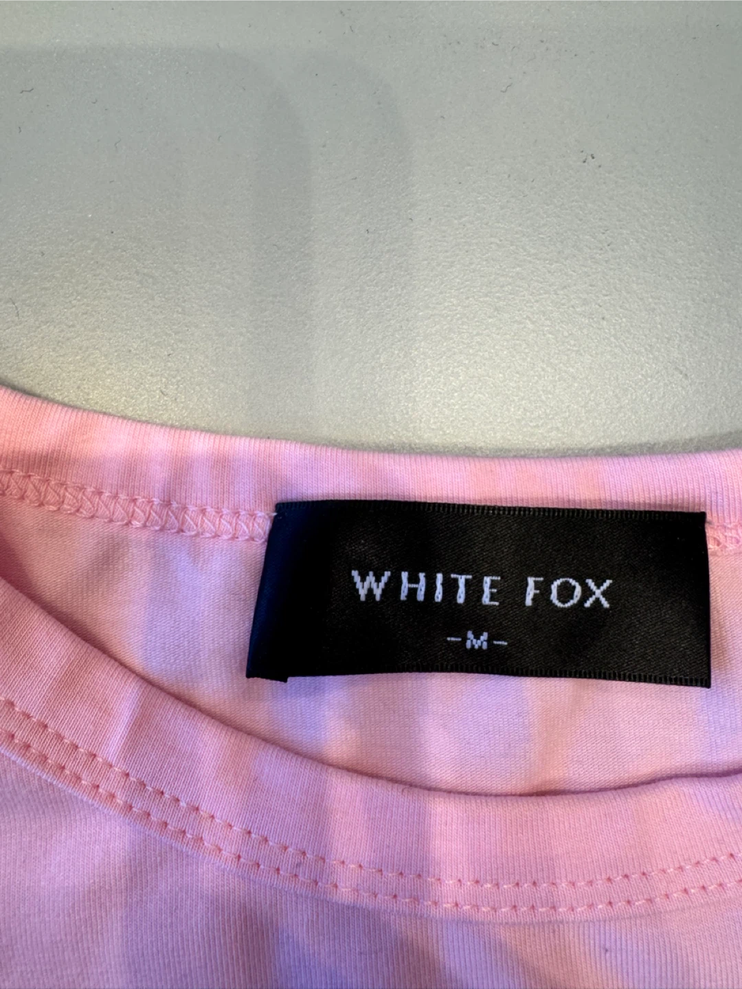 White Fox Pink Graphic T-Shirt Size Medium - photo 2