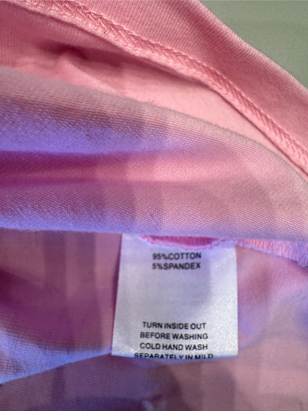 White Fox Pink Graphic T-Shirt Size Medium - photo 3