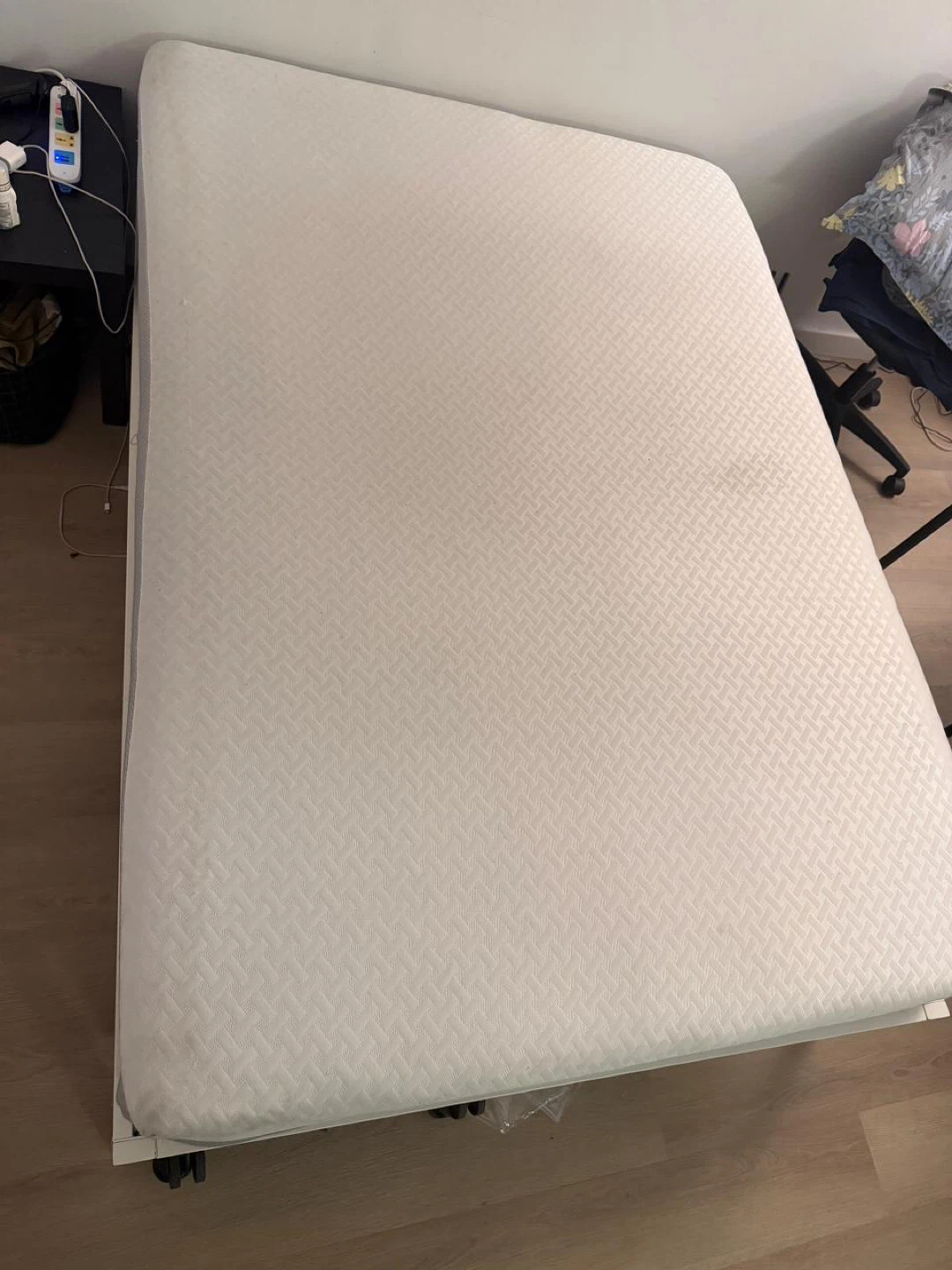 White full Size Mattress - photo 3