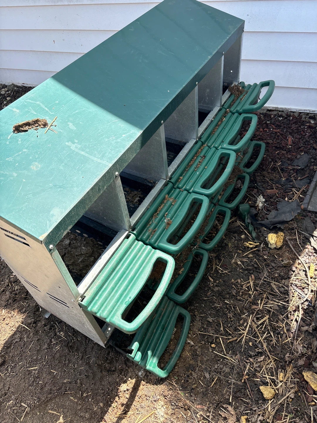 Green 10-Nest Egg Laying Box