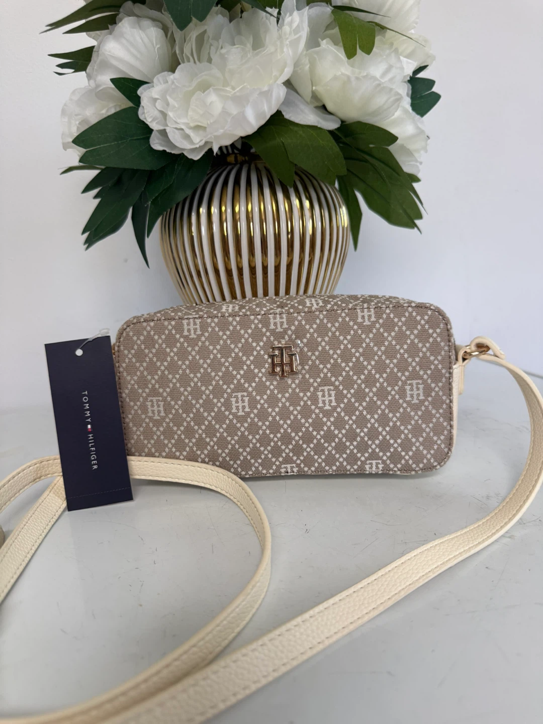 Tommy Hilfiger crossbody bag